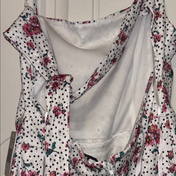 *NEVER BEEN WORN* Floral Mini Dress - White and Pink - Picture 5 of 6